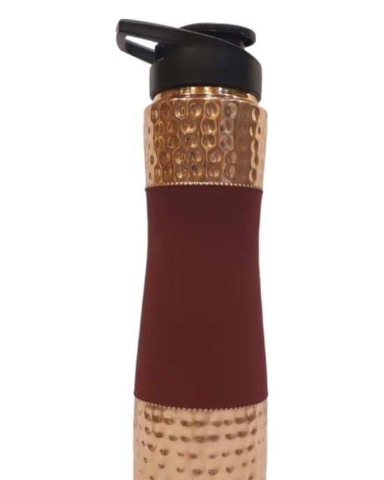 Pure Copper Water Sipper with matt finish, top and bottom hammered finish.  Easy hand grip in center with silk finish in Maroon colour 